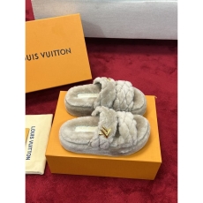 Louis Vuitton Slippers